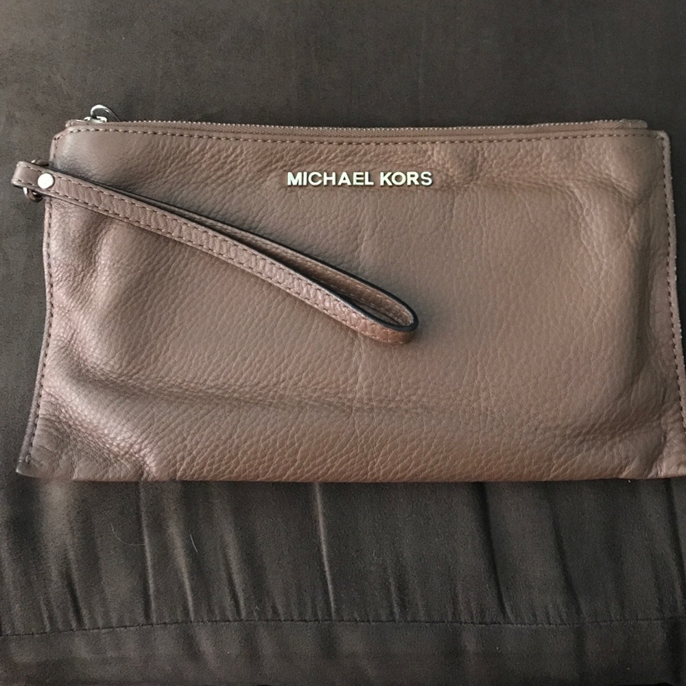Michael Kors wristlet